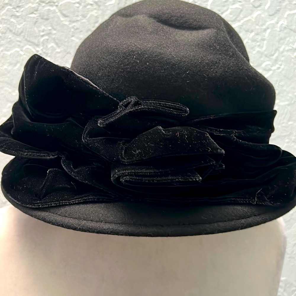 Black wool velvet Details Italian Hat